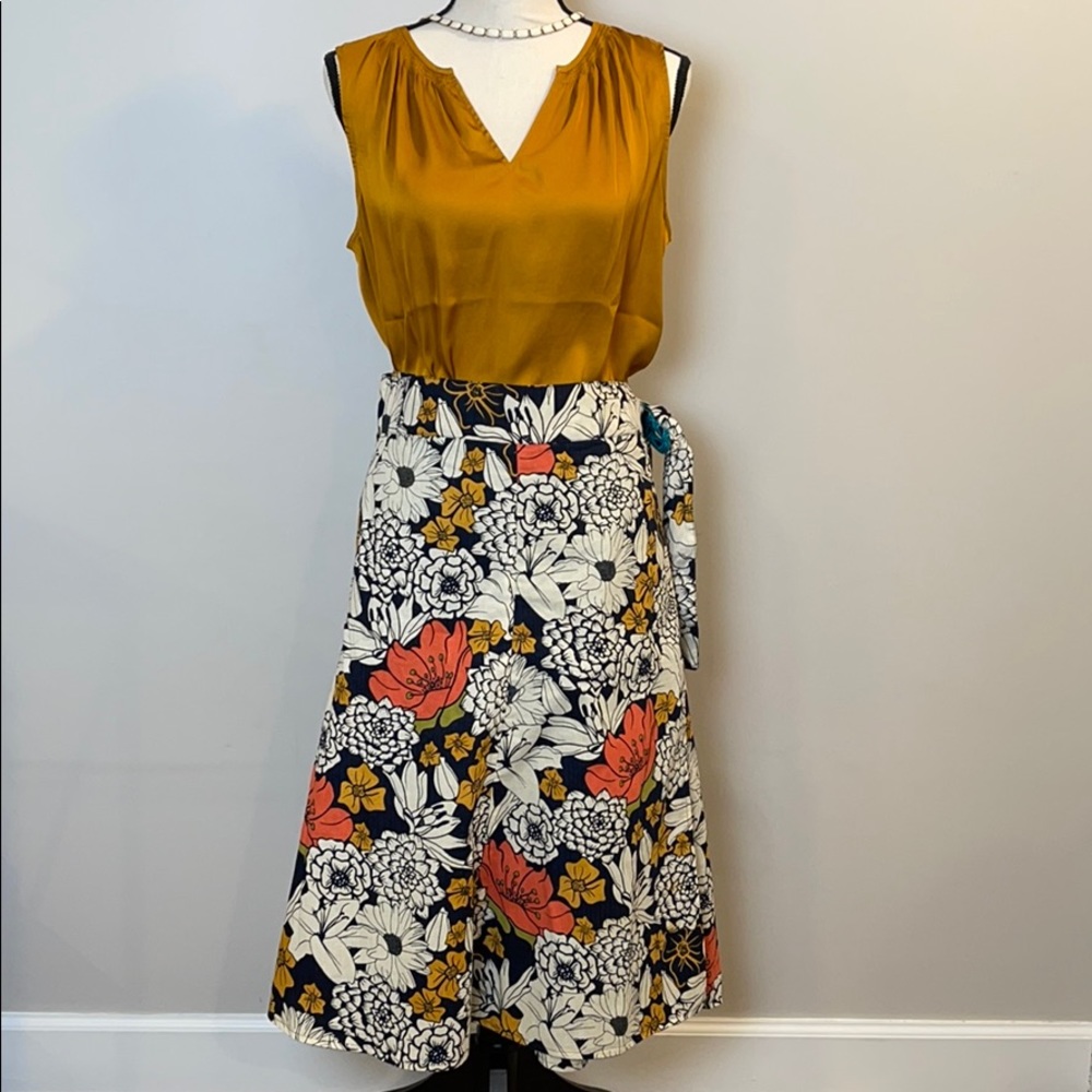 Lovely Adjustable Floral/Peacock Reversible Skirt